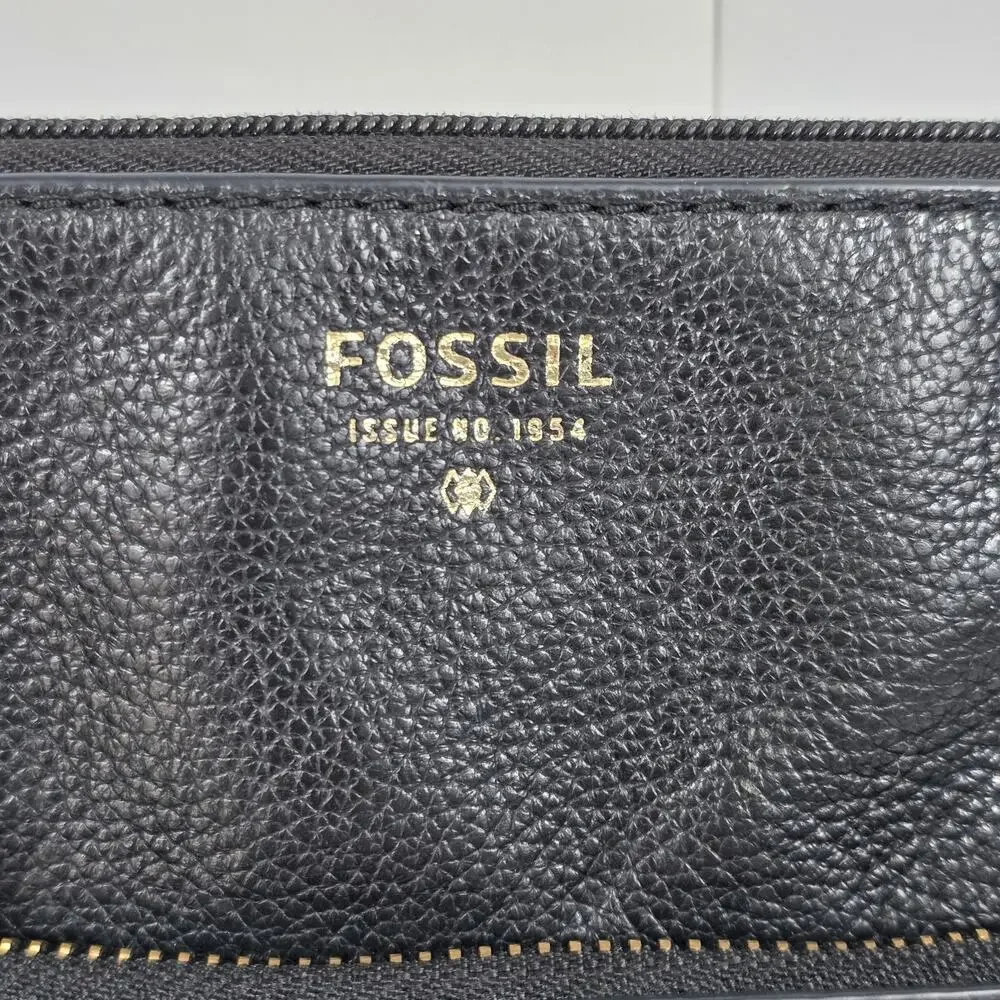 Fossil Black Leather Crossbody Bag Pebbled Adjustable Strap Zip Pocket Purse